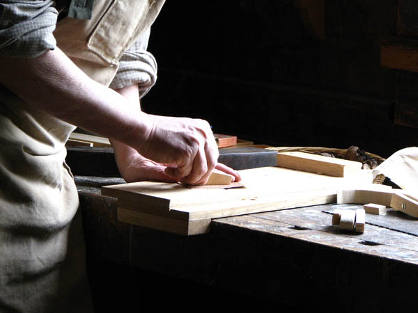 Nuestra <strong>carpintería de madera en  Llers</strong> es una empresa de <strong>herencia familiar</strong>, por lo que  contamos con gran <strong>experiencia </strong>en la profesión.